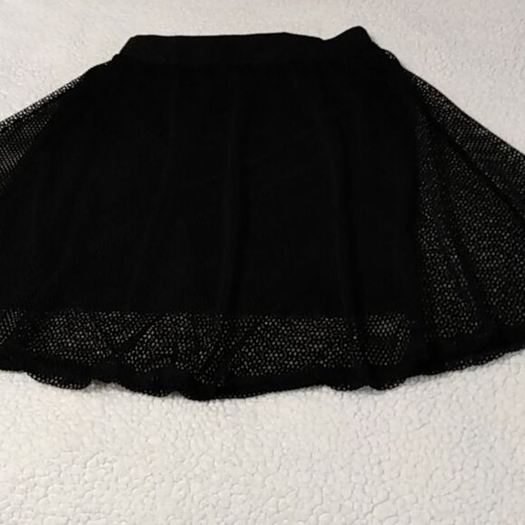NWOT Hot Topics black fishnet mesh skirt - Picture 2 of 10